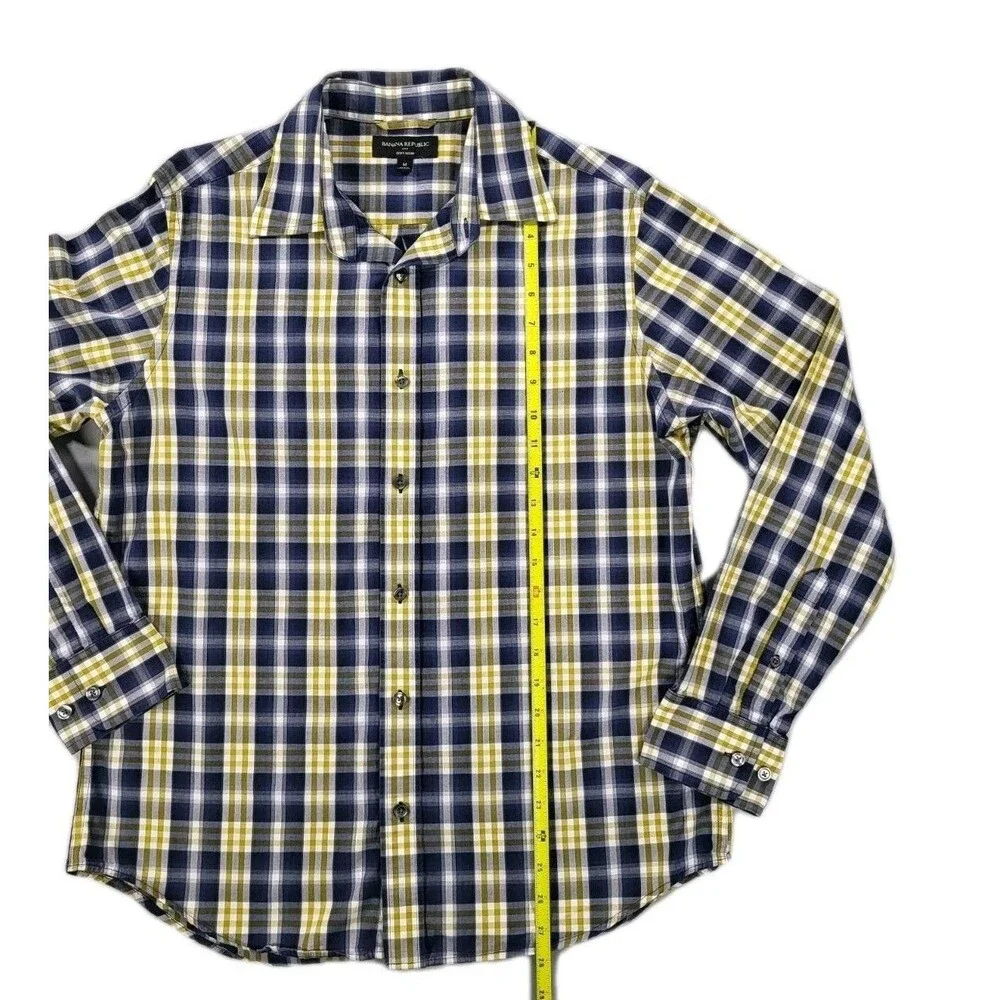 Banana Republic Soft Wash Men’s Size M Plaid Button Down Shirt Navy Olive White